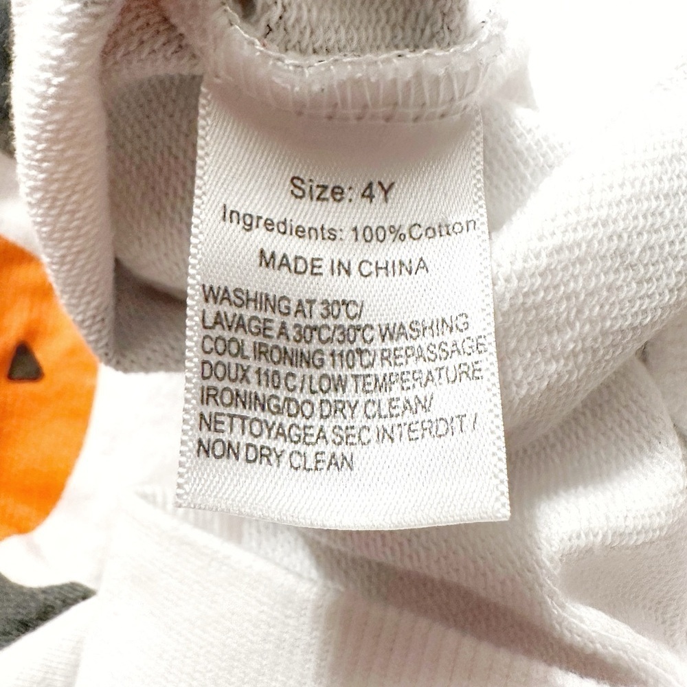 Boutique | Halloween Crewneck Sweatshirt (4T) 🎃🦇 - Picture 3 of 3
